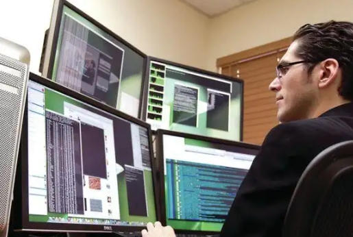 大模型時(shí)代，后端程序員如何避免被AI卷死？